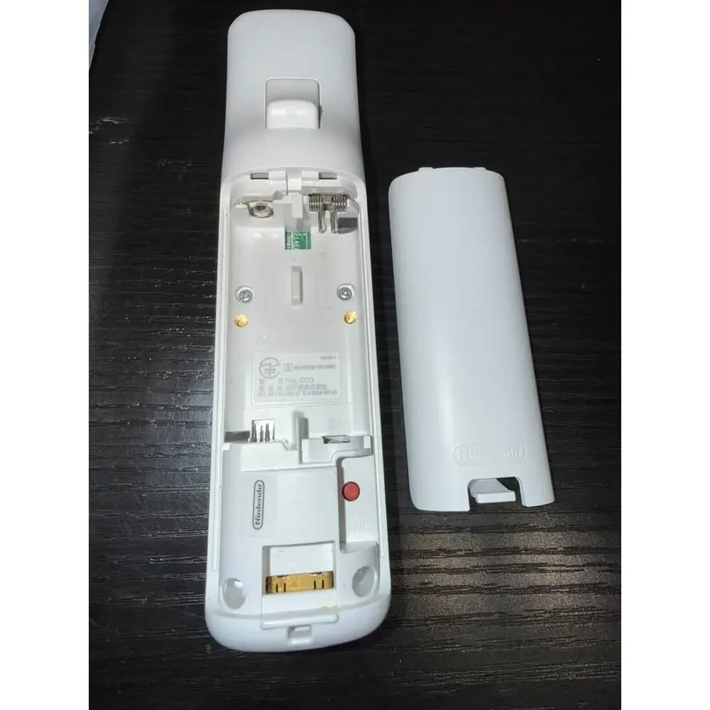 Official OEM Nintendo Wii Remote Nunchuck & Motion Plus Adapter RVL-003 W/Sleeve